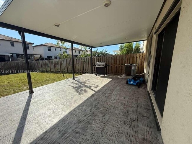 Building Photo - 25253 SW 107th Ct