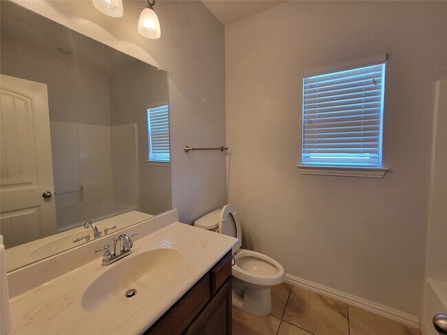 Building Photo - 621 Marybeth Dr