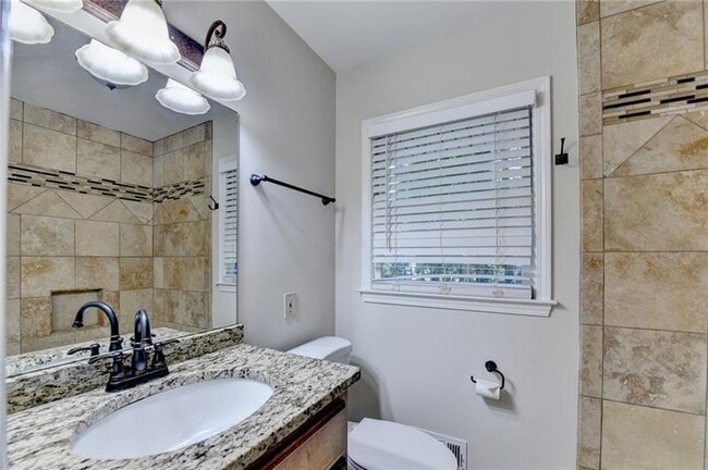 Building Photo - 478 Dorsey Cir SW