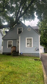 Building Photo - Hunt972