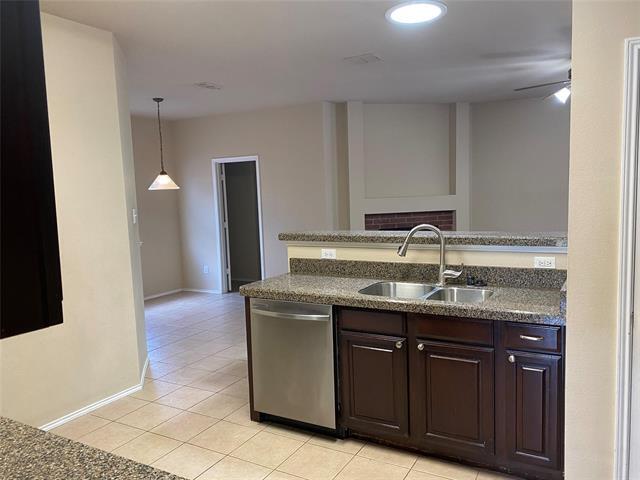 Building Photo - 1716 River Oaks Dr