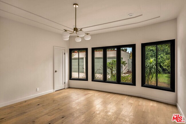 Building Photo - 1206 S La Jolla Ave
