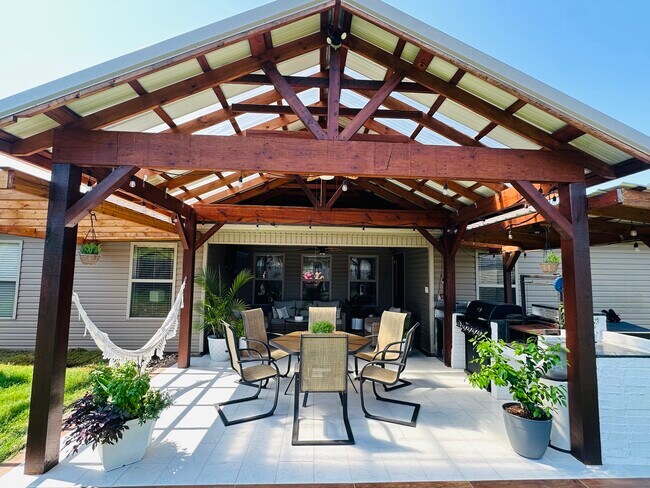 Building Photo - 2966 Springhill Ave