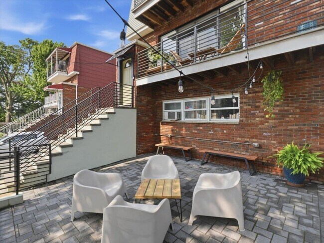 Building Photo - 59 Hauxhurst Ave
