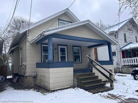 Building Photo - 318 N Francis Ave