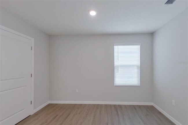 Building Photo - 8644 SW 44th Ct