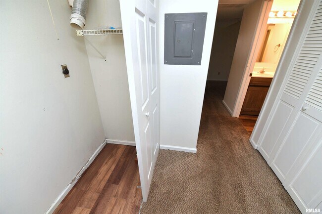 Building Photo - 5734 Autumn Ridge Ct