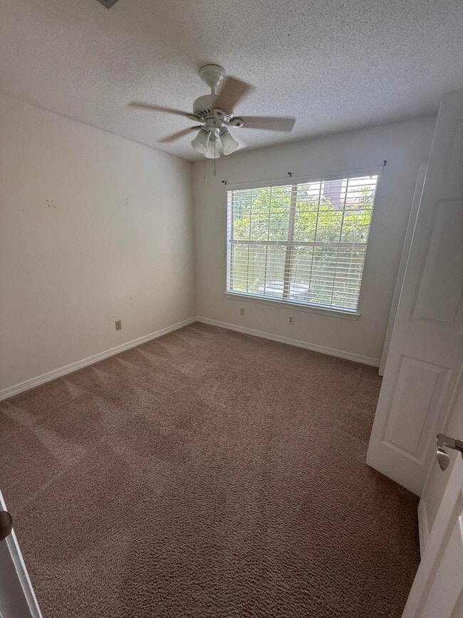 Building Photo - 1305 Ariel Ct