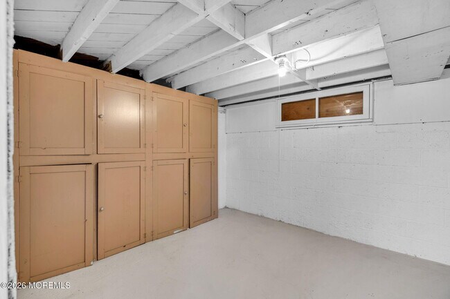 Building Photo - 67 Victoria Pl