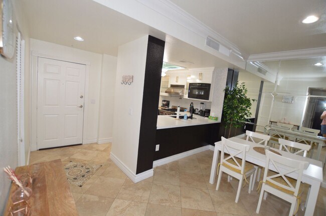 Building Photo - Newly Remodeled & Furnished Luxury Condo Rental near the Las Vegas Strip!