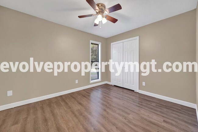Building Photo - COLLIERVILLE HOME!!