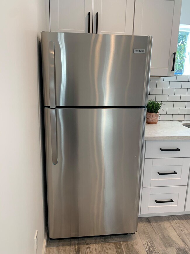 Building Photo - 20747 Stephanie Dr