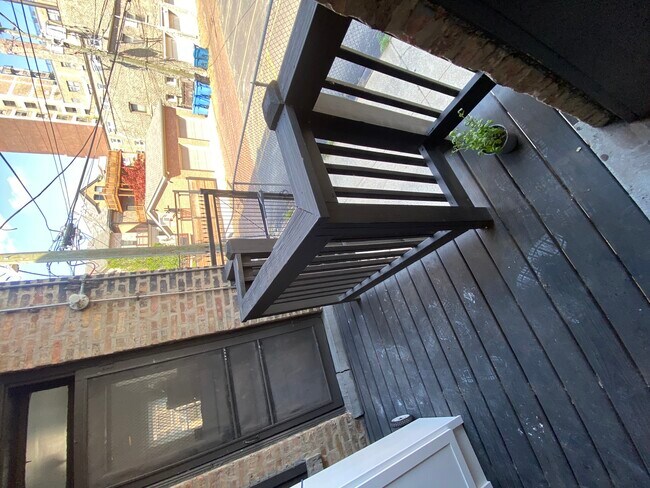 Building Photo - 650 W Arlington Pl