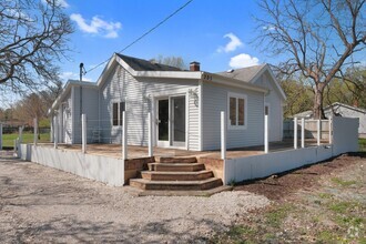 Building Photo - 2 Bed, 1 Bath Updated House in Savoy - AVA...