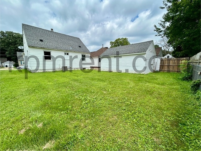 Building Photo - 1109 3rd Ave NW