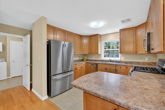 Building Photo - 295 Pinebrook Dr