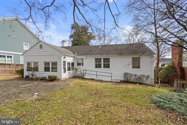 Building Photo - 5617 Knollwood Rd