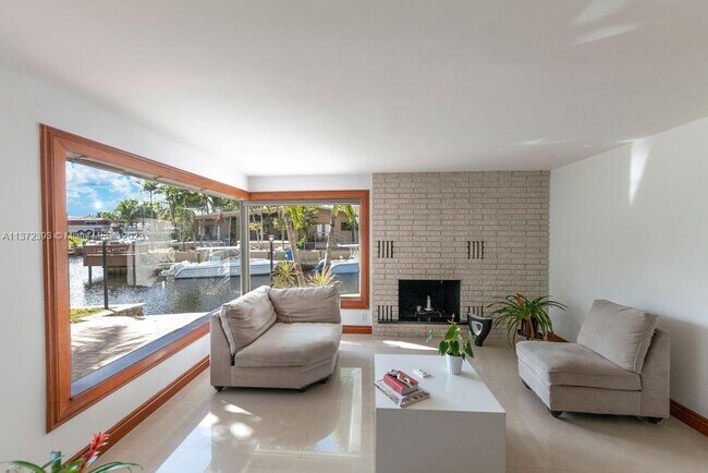 Building Photo - 5780 SW 18th St