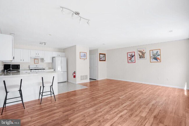 Building Photo - 16 High Meadows Dr