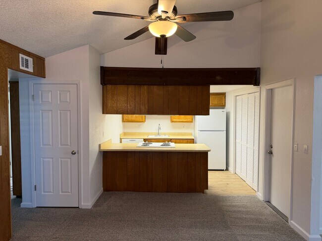 Building Photo - 5953 Moss Creek Cir
