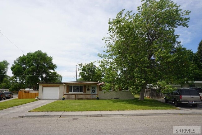 Building Photo - 613 Sykes Dr