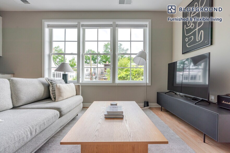 Building Photo - 2210 Wisconsin Ave NW