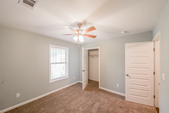 Building Photo - Charming Home with a Bright, Open Layout