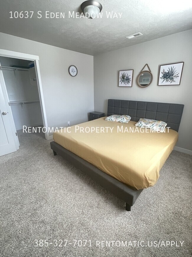 Building Photo - 10637 Eden Meadow Way