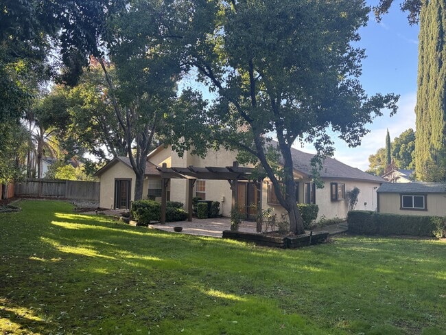 Building Photo - 34 Alvares Ct