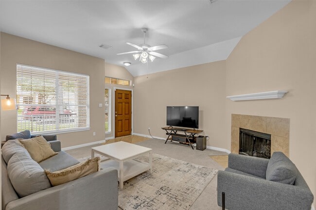 Building Photo - 2919 Whitman Dr