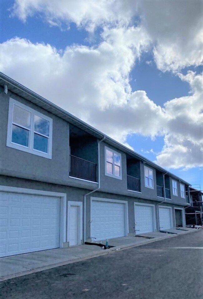 Building Photo - Move In This August! 3 Weeks Rent Free – 3...
