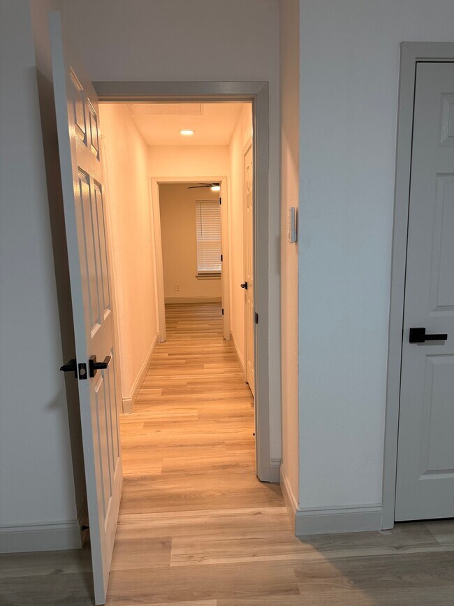 Building Photo - 3 Pershing Dr