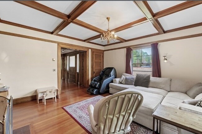 Building Photo - 3 Philbrick Rd