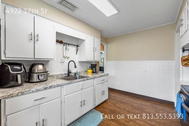 Building Photo - 4922 17th St