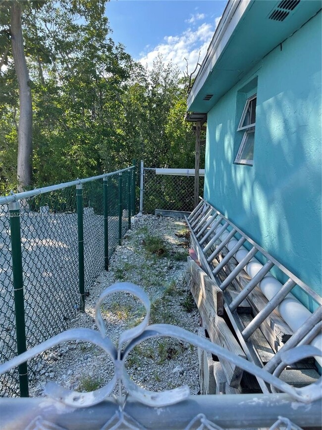 Building Photo - 362 Oleander Dr