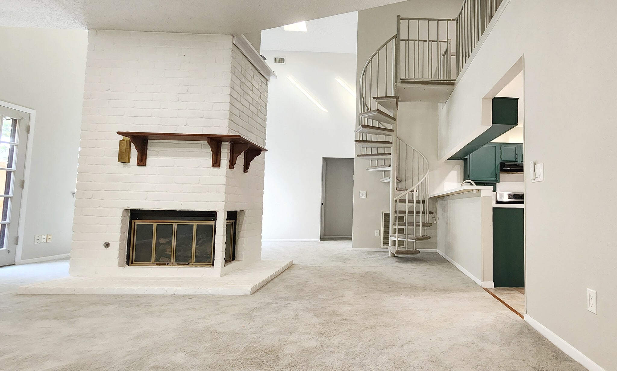 Fireplace & Spiral Staircase - 4722 Rainbow Run