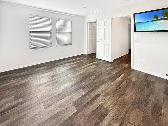 Building Photo - 27607 Sawtooth Ln