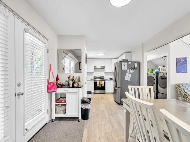 Building Photo - 1061 Quail Hollow Dr