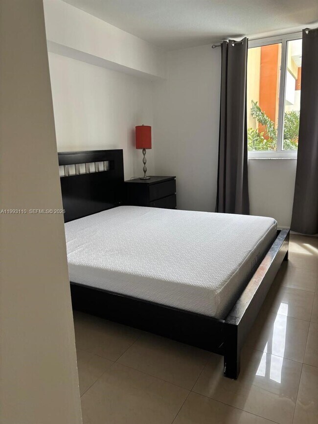 Building Photo - 2775 NE 187th St