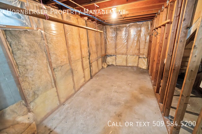 Building Photo - Duplex on the North Side