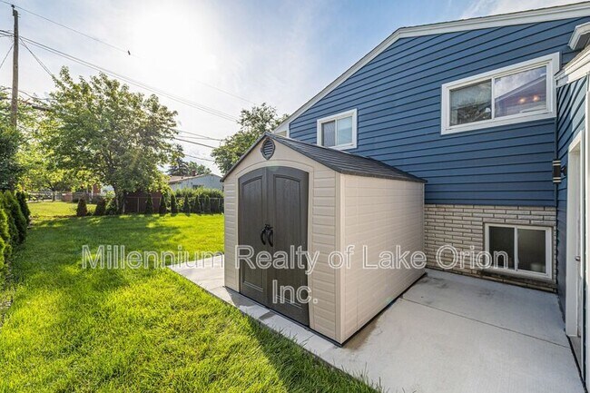 Building Photo - 676 Sheffield Rd