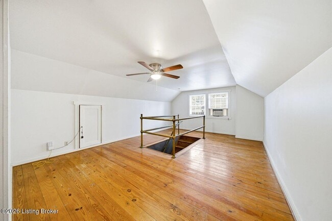 Building Photo - 1209 Valley Dr