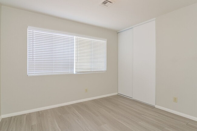 Building Photo - 108 Spinnaker Dr