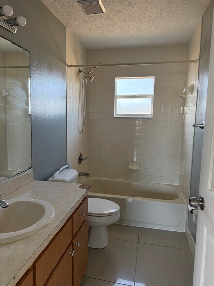 Building Photo - 170 Juniper Run