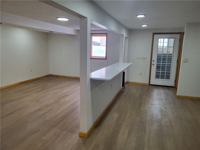 Building Photo - 4199 W Hill Rd