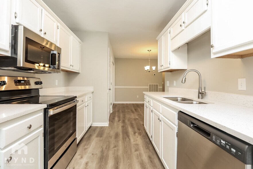 Building Photo - 526 Freedom Ct