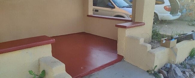 Building Photo - 346 E Murphy St