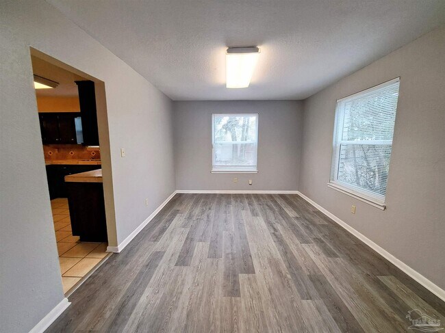 Building Photo - 7819 Hearthstone Cir
