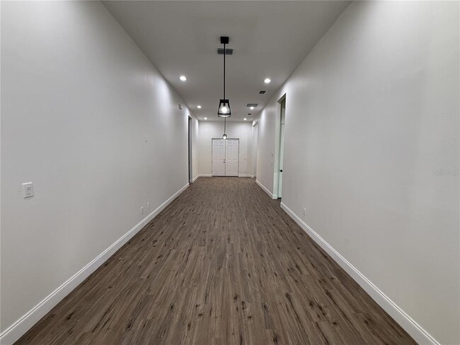 Building Photo - 14 S Forest St