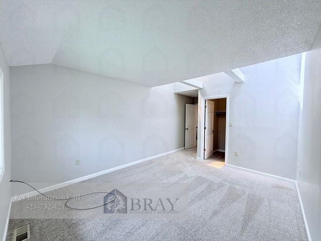 Building Photo - 411 Parkridge Dr